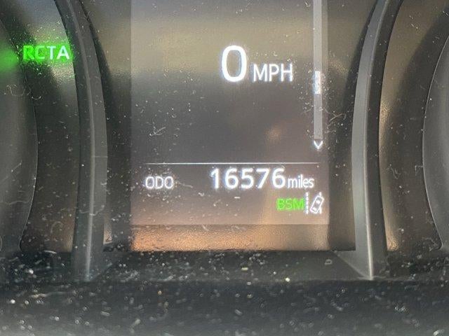 2023 Toyota Camry SE Auto (SE)