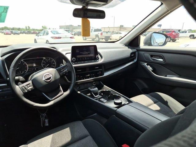 2025 Nissan Rogue AWD SV