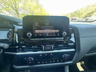 2025 Nissan Pathfinder SV 4WD