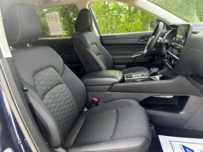 2025 Nissan Pathfinder SV 4WD