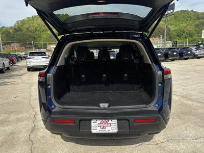 2025 Nissan Pathfinder SV 4WD