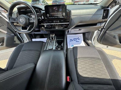2025 Nissan Pathfinder SV 4WD