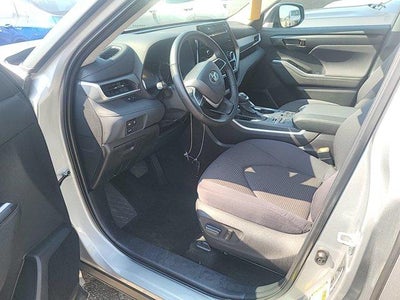 2025 Toyota Highlander LE AWD (Natl)