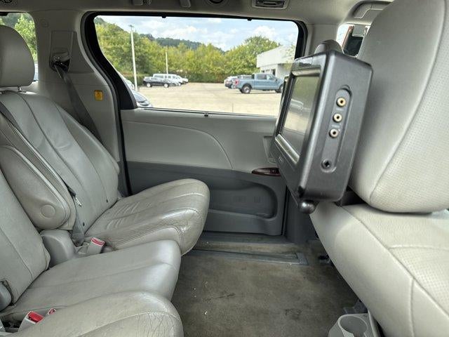 2013 Toyota Sienna 5dr 8-Pass Van V6 XLE FWD (Natl)