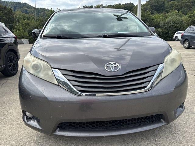 2013 Toyota Sienna 5dr 8-Pass Van V6 XLE FWD (Natl)
