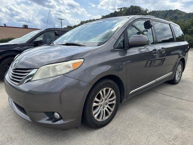 2013 Toyota Sienna 5dr 8-Pass Van V6 XLE FWD (Natl)