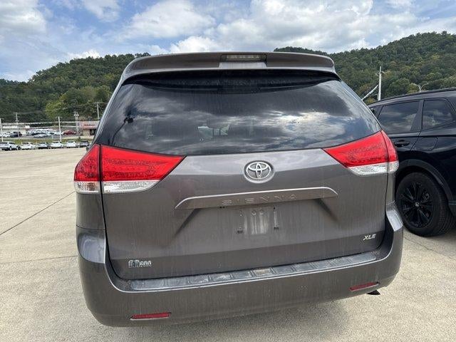2013 Toyota Sienna 5dr 8-Pass Van V6 XLE FWD (Natl)