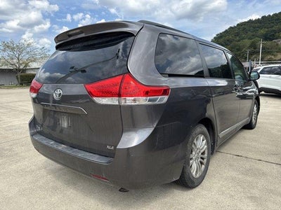 2013 Toyota Sienna 5dr 8-Pass Van V6 XLE FWD (Natl)