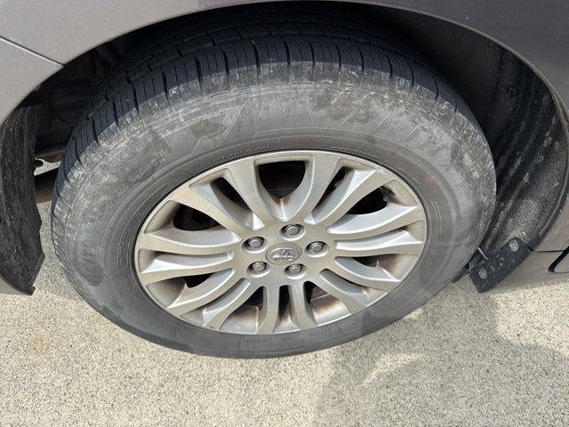 2013 Toyota Sienna 5dr 8-Pass Van V6 XLE FWD (Natl)