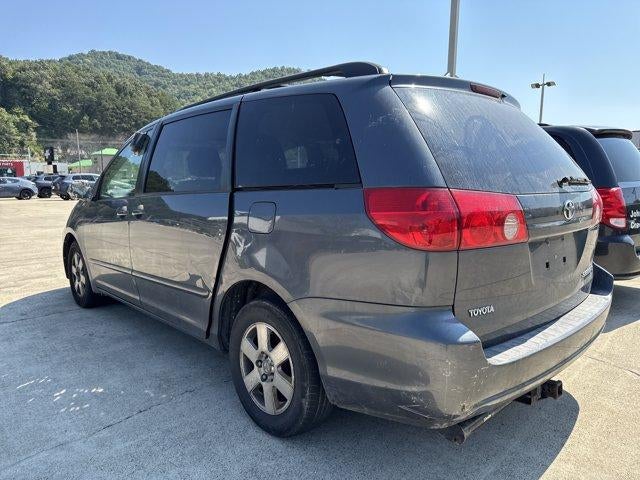 2009 Toyota Sienna 5dr 8-Pass Van LE FWD (Natl)