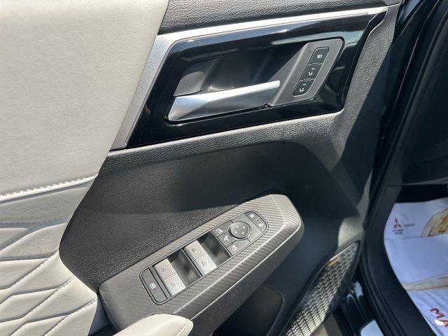 2025 Mitsubishi Outlander Platinum Edition S-AWC