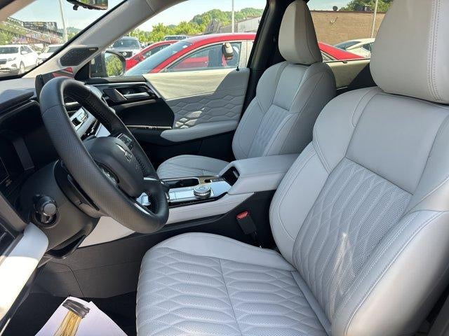 2025 Mitsubishi Outlander Platinum Edition S-AWC
