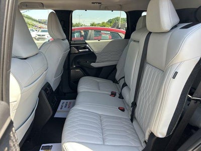 2025 Mitsubishi Outlander Platinum Edition S-AWC