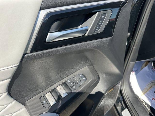 2025 Mitsubishi Outlander Platinum Edition S-AWC