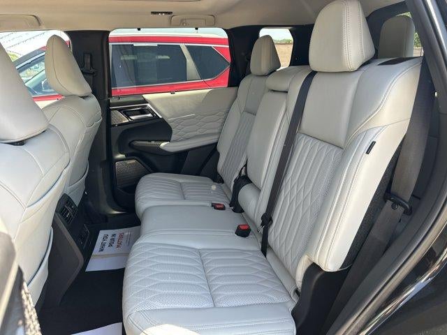 2025 Mitsubishi Outlander Platinum Edition S-AWC