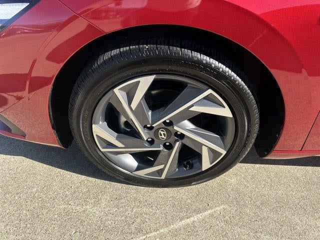 2025 Hyundai ELANTRA SEL Sport IVT