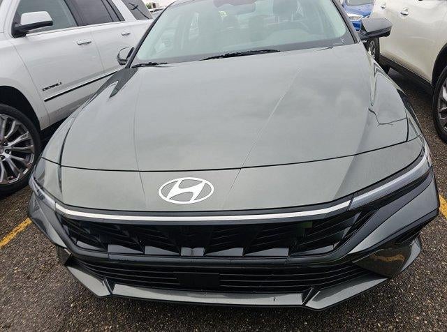 2024 Hyundai ELANTRA Limited IVT