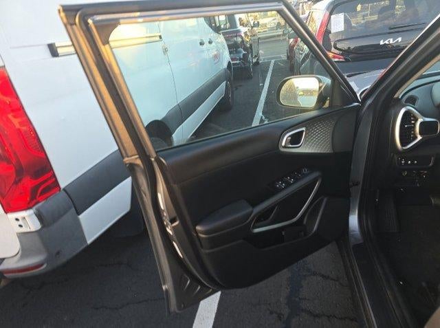 2025 Kia Soul LX FWD